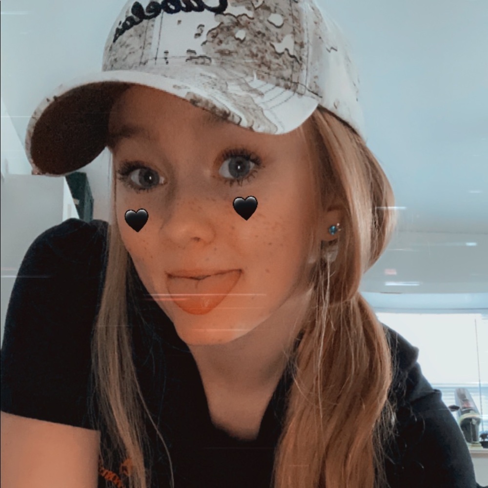 Meet your Posher, Kaitlyn